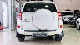 Toyota RAV4 2011 г.в.