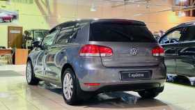 Volkswagen Golf 2010 г.в.