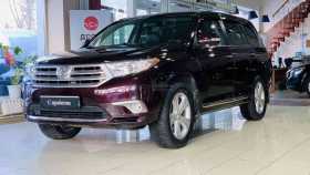 Toyota Highlander 2012 г.в.