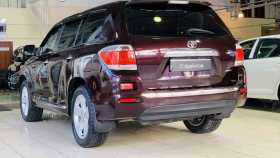 Toyota Highlander 2012 г.в.