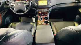 Toyota Highlander 2012 г.в.