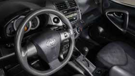 Toyota RAV4 2010 г.в.