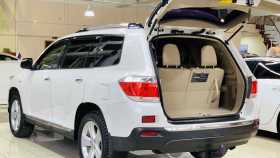 Toyota Highlander 2012 г.в.