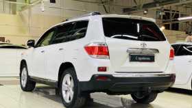 Toyota Highlander 2012 г.в.