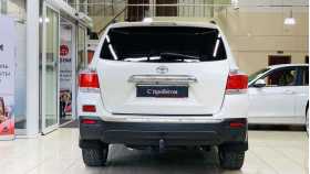 Toyota Highlander 2012 г.в.