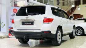 Toyota Highlander 2012 г.в.