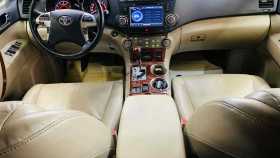Toyota Highlander 2012 г.в.
