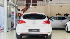 Opel Astra 2013 г.в.