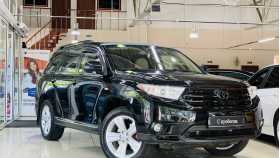 Toyota Highlander 2013 г.в.