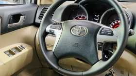 Toyota Highlander 2013 г.в.