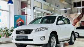 Toyota RAV4 2010 г.в.