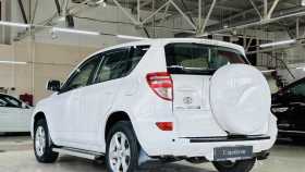 Toyota RAV4 2010 г.в.