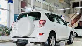 Toyota RAV4 2010 г.в.