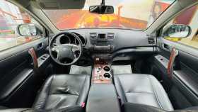 Toyota Highlander 2011 г.в.