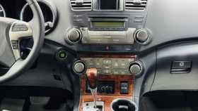 Toyota Highlander 2011 г.в.