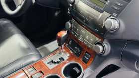 Toyota Highlander 2011 г.в.
