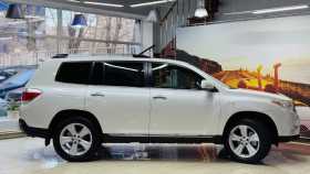 Toyota Highlander 2011 г.в.