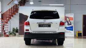 Toyota Highlander 2011 г.в.