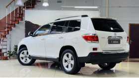 Toyota Highlander 2011 г.в.