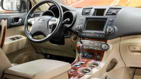Toyota Highlander 2011 г.в.