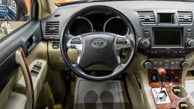 Toyota Highlander 2011 г.в.