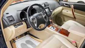 Toyota Highlander 2011 г.в.