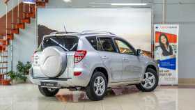 Toyota RAV4 2011 г.в.