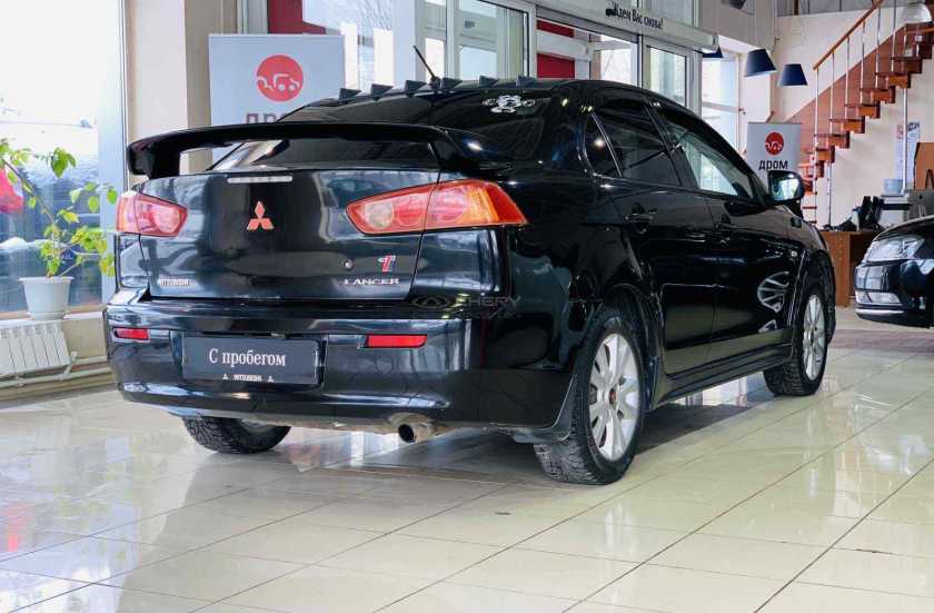Mitsubishi Lancer