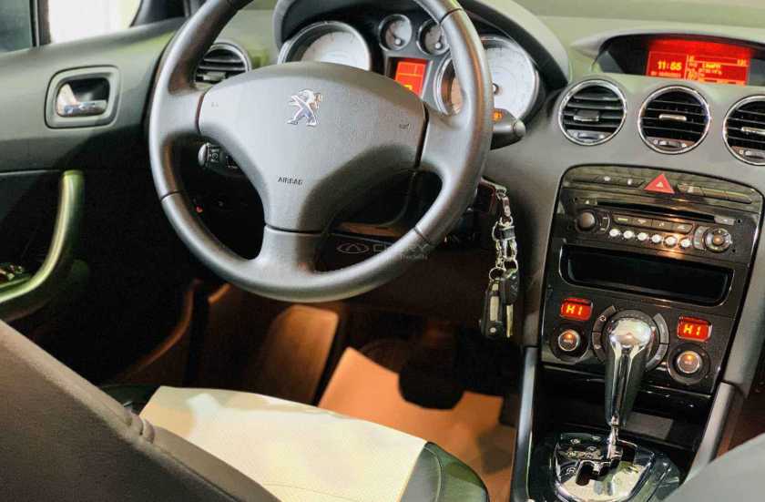 Peugeot 408