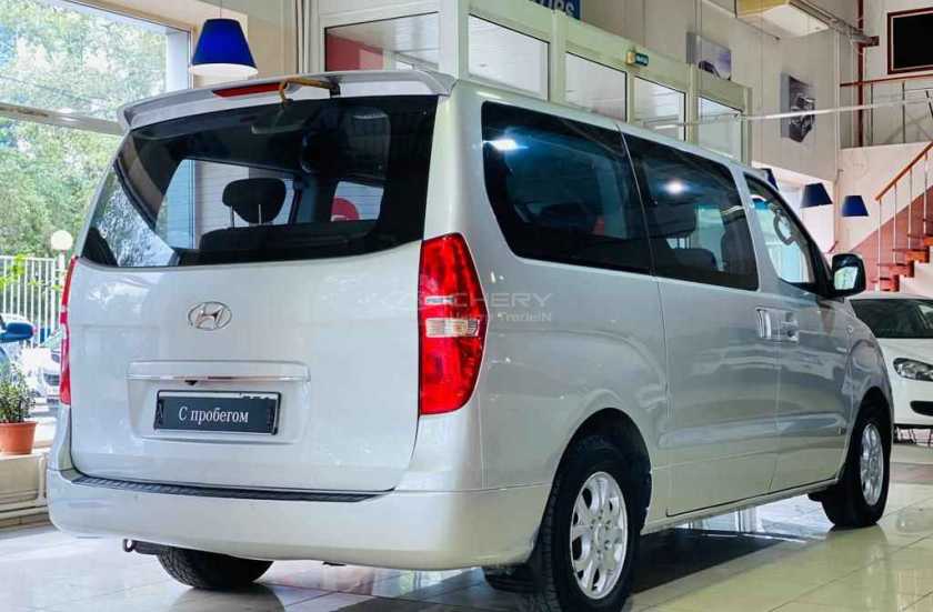 Hyundai Grand Starex