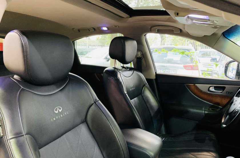 Infiniti QX70