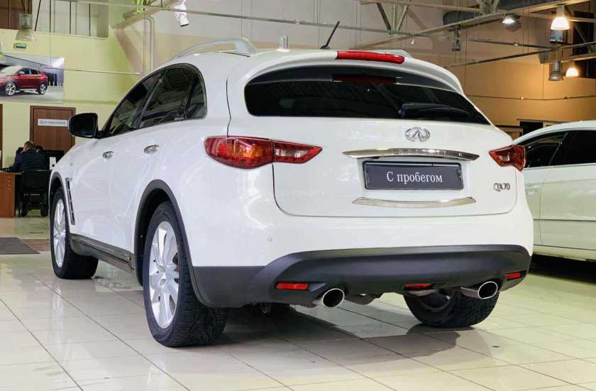 Infiniti QX70