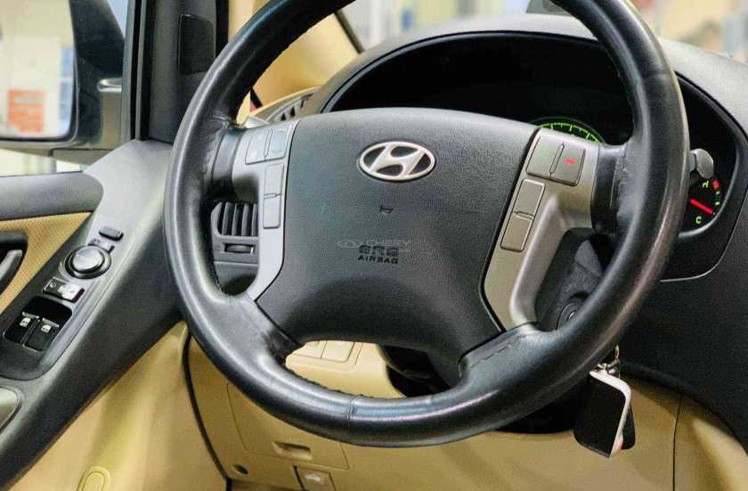 Hyundai Grand Starex