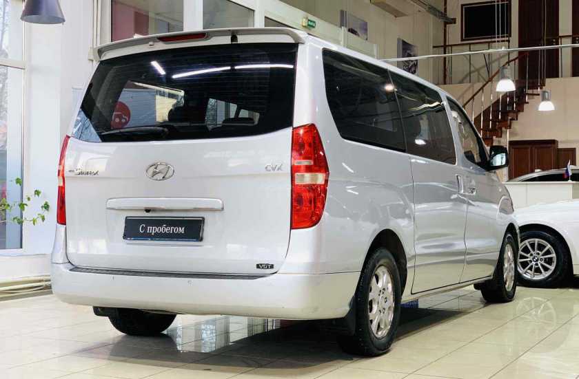 Hyundai Grand Starex