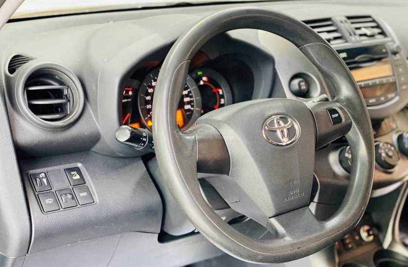 Toyota RAV4 2011 г.в.