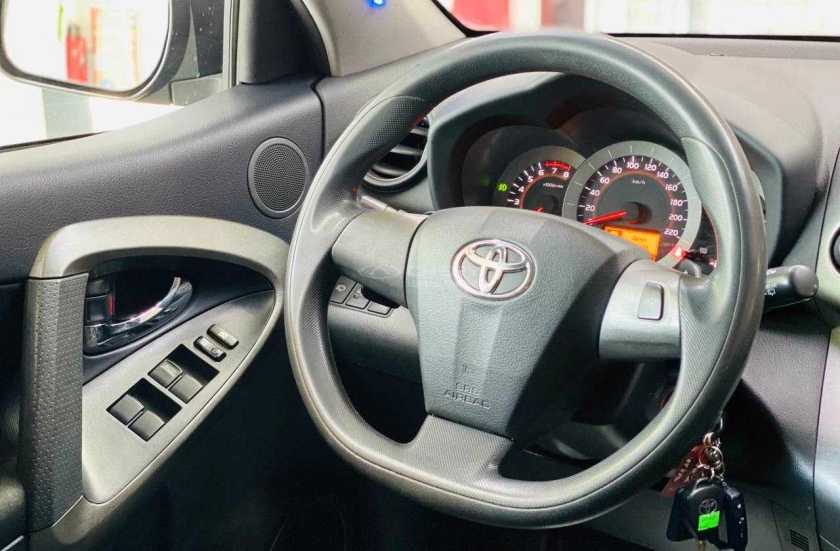 Toyota RAV4 2011 г.в.