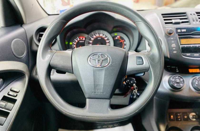 Toyota RAV4 2011 г.в.