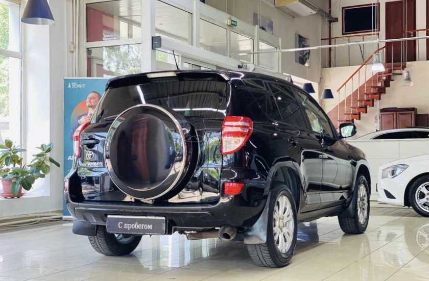 Toyota RAV4 2011 г.в.