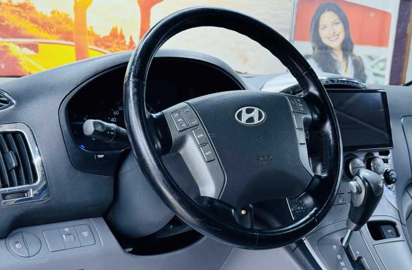 Hyundai Grand Starex