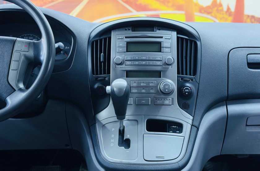 Hyundai Grand Starex