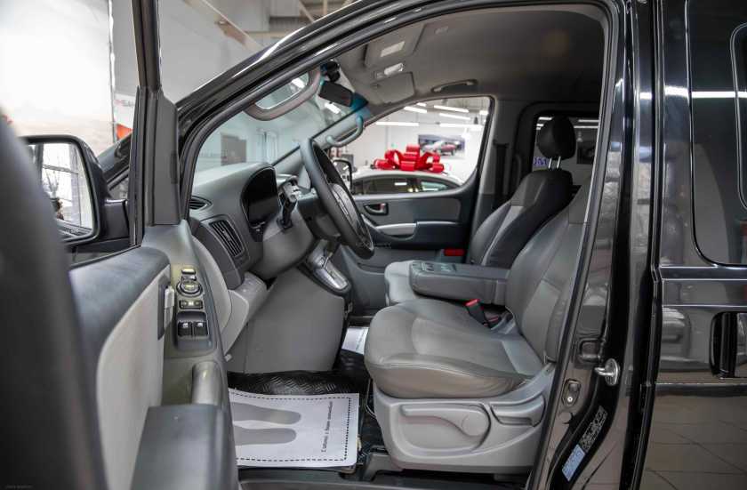 Hyundai Grand Starex