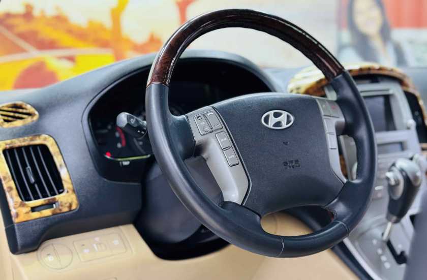 Hyundai Grand Starex