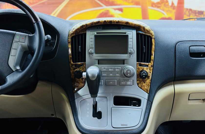 Hyundai Grand Starex