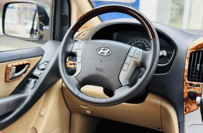 Hyundai Grand Starex