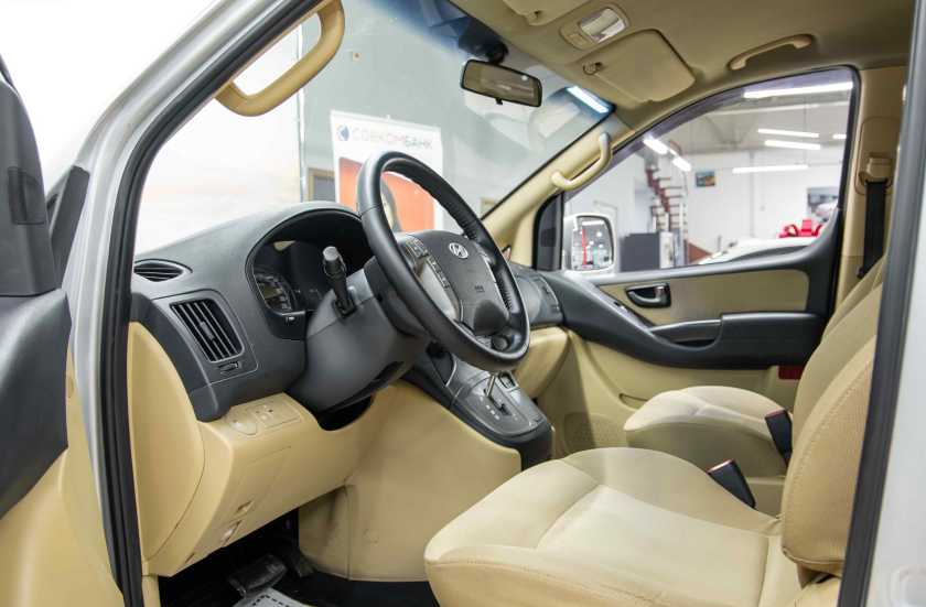 Hyundai Grand Starex
