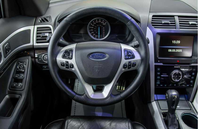 Ford Explorer 2013 г.в.