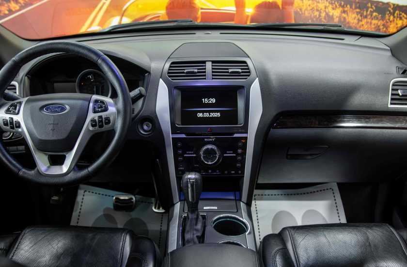 Ford Explorer 2013 г.в.