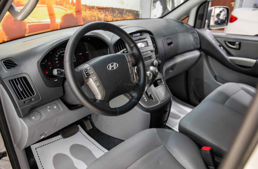 Hyundai Grand Starex