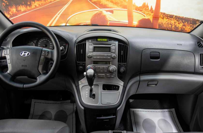 Hyundai Grand Starex