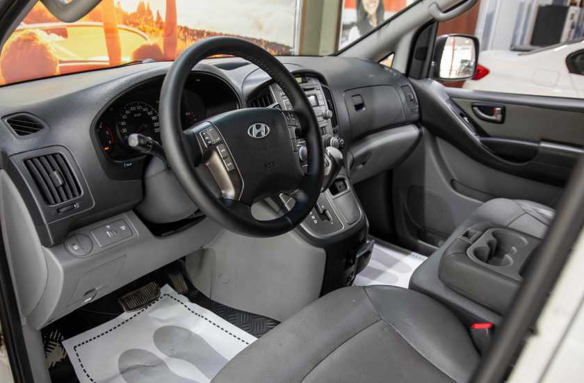 Hyundai Grand Starex